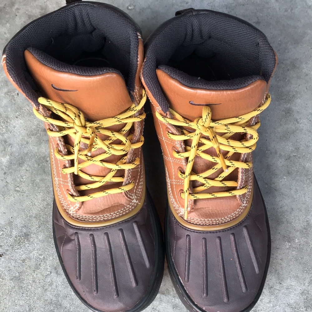 Nike ACG Kids Boots Brown and Yellow